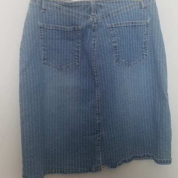 Jean skirt - Picture 2 of 2